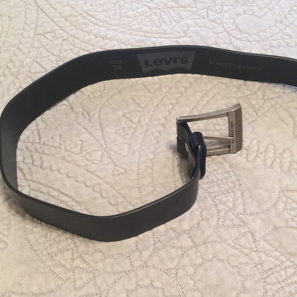Levi’s black belt